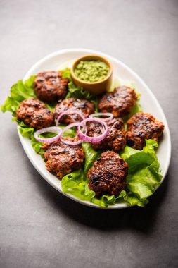 Tunde Ke Kebap (ayrıca Buffalo, tavuk veya et galouti kebabı olarak da bilinir) Hindistan 'da popüler olan kıymalı etten yapılan yumuşak bir yemektir.
