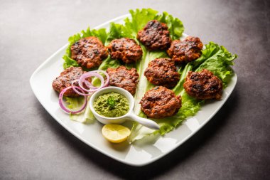 Tunde Ke Kebap (ayrıca Buffalo, tavuk veya et galouti kebabı olarak da bilinir) Hindistan 'da popüler olan kıymalı etten yapılan yumuşak bir yemektir.