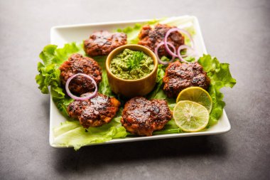 Tunde Ke Kebap (ayrıca Buffalo, tavuk veya et galouti kebabı olarak da bilinir) Hindistan 'da popüler olan kıymalı etten yapılan yumuşak bir yemektir.