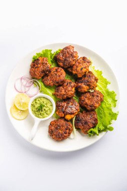 Tunde Ke Kebap (ayrıca Buffalo, tavuk veya et galouti kebabı olarak da bilinir) Hindistan 'da popüler olan kıymalı etten yapılan yumuşak bir yemektir.