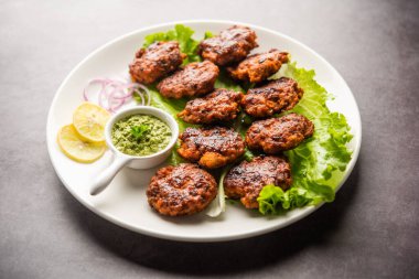 Tunde Ke Kebap (ayrıca Buffalo, tavuk veya et galouti kebabı olarak da bilinir) Hindistan 'da popüler olan kıymalı etten yapılan yumuşak bir yemektir.