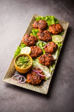 Tunde Ke Kebap (ayrıca Buffalo, tavuk veya et galouti kebabı olarak da bilinir) Hindistan 'da popüler olan kıymalı etten yapılan yumuşak bir yemektir.