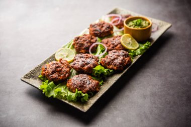 Tunde Ke Kebap (ayrıca Buffalo, tavuk veya et galouti kebabı olarak da bilinir) Hindistan 'da popüler olan kıymalı etten yapılan yumuşak bir yemektir.