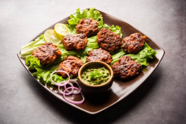 Tunde Ke Kebap (ayrıca Buffalo, tavuk veya et galouti kebabı olarak da bilinir) Hindistan 'da popüler olan kıymalı etten yapılan yumuşak bir yemektir.