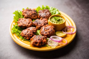 Tunde Ke Kebap (ayrıca Buffalo, tavuk veya et galouti kebabı olarak da bilinir) Hindistan 'da popüler olan kıymalı etten yapılan yumuşak bir yemektir.