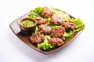 Tunde Ke Kebap (ayrıca Buffalo, tavuk veya et galouti kebabı olarak da bilinir) Hindistan 'da popüler olan kıymalı etten yapılan yumuşak bir yemektir.