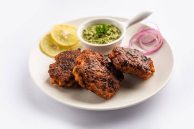 Tunde Ke Kebap (ayrıca Buffalo, tavuk veya et galouti kebabı olarak da bilinir) Hindistan 'da popüler olan kıymalı etten yapılan yumuşak bir yemektir.