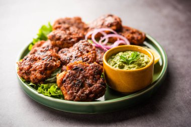 Tunde Ke Kebap (ayrıca Buffalo, tavuk veya et galouti kebabı olarak da bilinir) Hindistan 'da popüler olan kıymalı etten yapılan yumuşak bir yemektir.