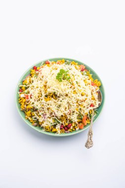 Cheesy Bhel veya Cheese Bhelpuri, Hindistan 'da popüler bir yol kenarı atıştırmalığıdır.