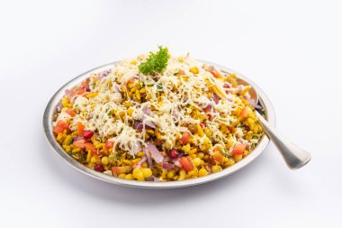 Cheesy Bhel veya Cheese Bhelpuri, Hindistan 'da popüler bir yol kenarı atıştırmalığıdır.