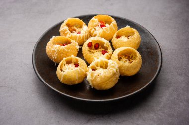 Peynirli Pani Puri veya Golgappa veya Panipuri veya Su Topları