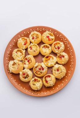 Peynirli Pani Puri veya Golgappa veya Panipuri veya Su Topları