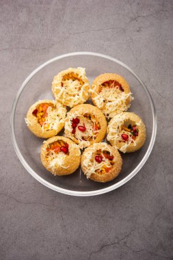 Peynirli Pani Puri veya Golgappa veya Panipuri veya Su Topları