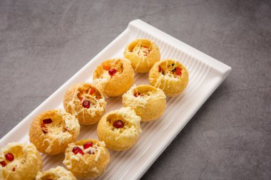 Peynirli Pani Puri veya Golgappa veya Panipuri veya Su Topları