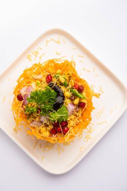 Aloo Tokri Chaat ya da Patates Sepeti doldurulmuş sohbet ya da Katori sohbeti