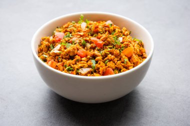 Yumurta bhurji ya da Masala Anda Bhurji, Hindistan 'da popüler bir sokak yemeği, kahvaltı, öğle yemeği ya da akşam yemeği tarifi olan çırpılmış yumurta türüdür.