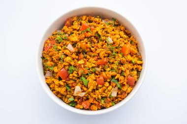 Yumurta bhurji ya da Masala Anda Bhurji, Hindistan 'da popüler bir sokak yemeği, kahvaltı, öğle yemeği ya da akşam yemeği tarifi olan çırpılmış yumurta türüdür.