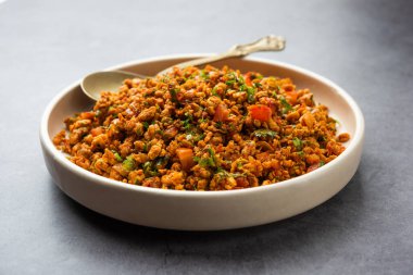 Yumurta bhurji ya da Masala Anda Bhurji, Hindistan 'da popüler bir sokak yemeği, kahvaltı, öğle yemeği ya da akşam yemeği tarifi olan çırpılmış yumurta türüdür.