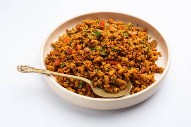 Yumurta bhurji ya da Masala Anda Bhurji, Hindistan 'da popüler bir sokak yemeği, kahvaltı, öğle yemeği ya da akşam yemeği tarifi olan çırpılmış yumurta türüdür.