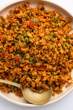 Yumurta bhurji ya da Masala Anda Bhurji, Hindistan 'da popüler bir sokak yemeği, kahvaltı, öğle yemeği ya da akşam yemeği tarifi olan çırpılmış yumurta türüdür.