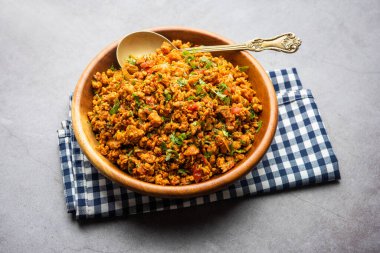 Yumurta bhurji ya da Masala Anda Bhurji, Hindistan 'da popüler bir sokak yemeği, kahvaltı, öğle yemeği ya da akşam yemeği tarifi olan çırpılmış yumurta türüdür.