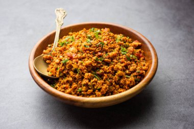 Yumurta bhurji ya da Masala Anda Bhurji, Hindistan 'da popüler bir sokak yemeği, kahvaltı, öğle yemeği ya da akşam yemeği tarifi olan çırpılmış yumurta türüdür.
