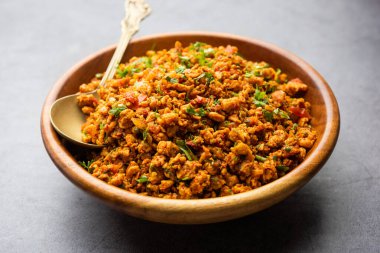 Yumurta bhurji ya da Masala Anda Bhurji, Hindistan 'da popüler bir sokak yemeği, kahvaltı, öğle yemeği ya da akşam yemeği tarifi olan çırpılmış yumurta türüdür.