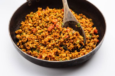 Yumurta bhurji ya da Masala Anda Bhurji, Hindistan 'da popüler bir sokak yemeği, kahvaltı, öğle yemeği ya da akşam yemeği tarifi olan çırpılmış yumurta türüdür.