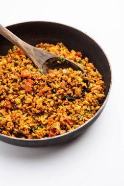 Yumurta bhurji ya da Masala Anda Bhurji, Hindistan 'da popüler bir sokak yemeği, kahvaltı, öğle yemeği ya da akşam yemeği tarifi olan çırpılmış yumurta türüdür.