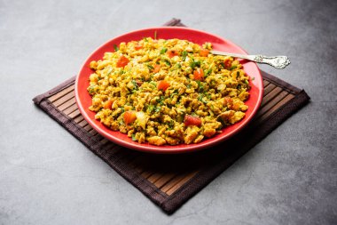 Yumurta bhurji ya da Masala Anda Bhurji, Hindistan 'da popüler bir sokak yemeği, kahvaltı, öğle yemeği ya da akşam yemeği tarifi olan çırpılmış yumurta türüdür.