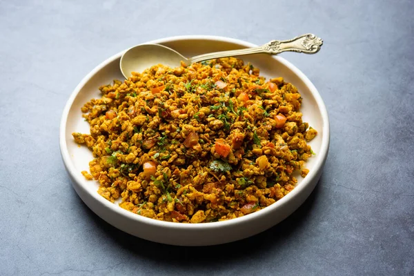 Yumurta bhurji ya da Masala Anda Bhurji, Hindistan 'da popüler bir sokak yemeği, kahvaltı, öğle yemeği ya da akşam yemeği tarifi olan çırpılmış yumurta türüdür.