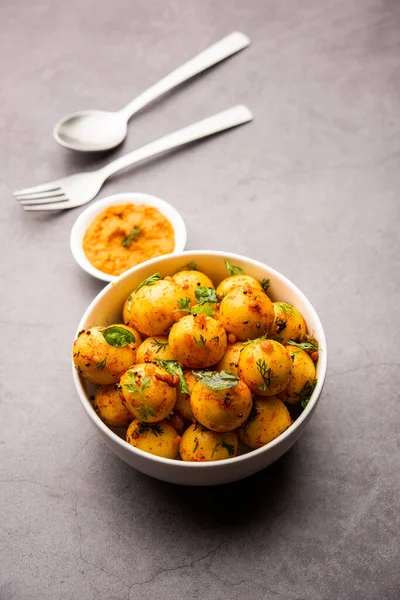 Weiche Und Schwammige Idli Bälle Oder Goli Untätig Mit Grünem — Stockfoto