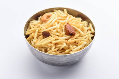 Hint usulü kızartılmış abur cuburlar Falahari chivda, Chewda - chivda veya kuru meyvelerle karıştırılmış.