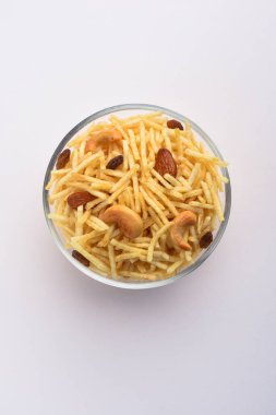 Hint usulü kızartılmış abur cuburlar Falahari chivda, Chewda - chivda veya kuru meyvelerle karıştırılmış.