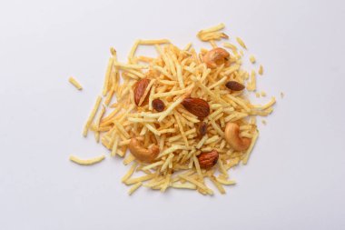 Hint usulü kızartılmış abur cuburlar Falahari chivda, Chewda - chivda veya kuru meyvelerle karıştırılmış.