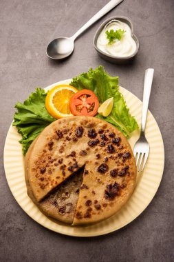 Keema Paratha, Tavuk ya da koyun eti Kıyma Doldurulmuş düz ekmek