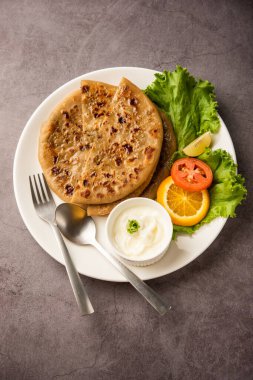 Keema Paratha, Tavuk ya da koyun eti Kıyma Doldurulmuş düz ekmek