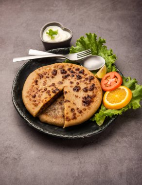Keema Paratha, Tavuk ya da koyun eti Kıyma Doldurulmuş düz ekmek