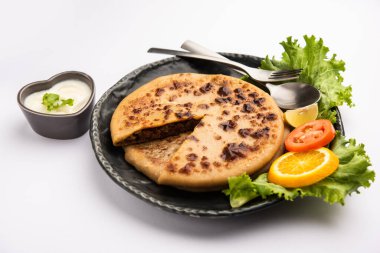 Keema Paratha, Tavuk ya da koyun eti Kıyma Doldurulmuş düz ekmek