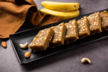Banana Burfi ya da pakke kele ki barfi, festivaller ve özel günlerde yapılan lezzetli bir Hint tatlısıdır.