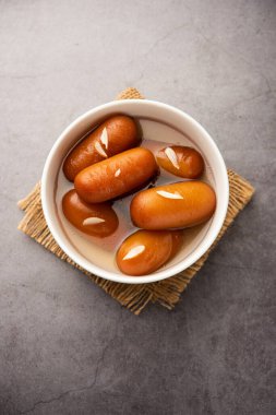 Lyangcha, Langcha, ya da Lemcha, Batı Bengal, Jharkhand, Odisha, Bihar, Assam, Tripura 'da hazırlanan Hint tatlısıdır.