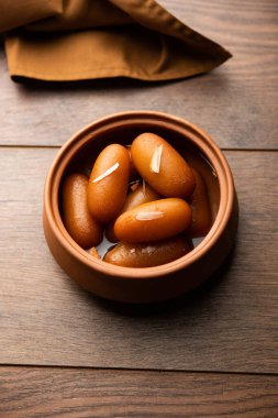 Lyangcha, Langcha, ya da Lemcha, Batı Bengal, Jharkhand, Odisha, Bihar, Assam, Tripura 'da hazırlanan Hint tatlısıdır.