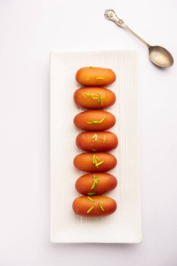 Lyangcha, Langcha, ya da Lemcha, Batı Bengal, Jharkhand, Odisha, Bihar, Assam, Tripura 'da hazırlanan Hint tatlısıdır.