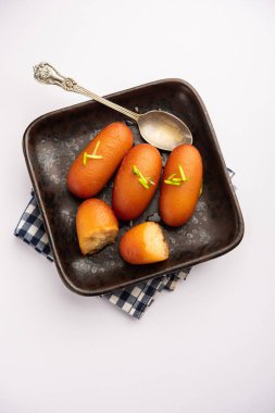 Lyangcha, Langcha, ya da Lemcha, Batı Bengal, Jharkhand, Odisha, Bihar, Assam, Tripura 'da hazırlanan Hint tatlısıdır.