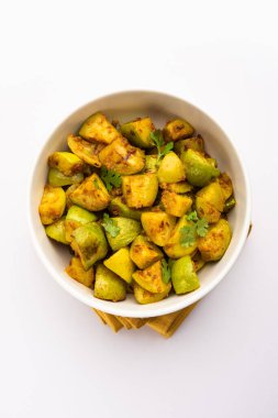 Hint usulü Tinda veya Tinde ki Sabzi Hint kabağı, yuvarlak kavun, Hint yuvarlak kabağı veya Hint bebek kabağı, doldurulmuş, karıştırılmış kuru veya köri tarifi olarak da bilinir.