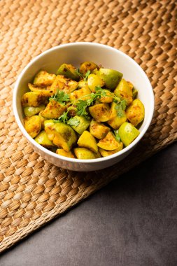 Hint usulü Tinda veya Tinde ki Sabzi Hint kabağı, yuvarlak kavun, Hint yuvarlak kabağı veya Hint bebek kabağı, doldurulmuş, karıştırılmış kuru veya köri tarifi olarak da bilinir.