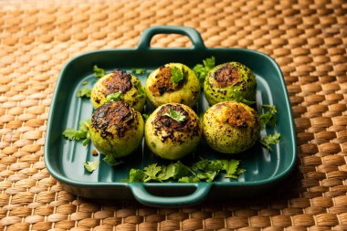 Hint usulü Tinda veya Tinde ki Sabzi Hint kabağı, yuvarlak kavun, Hint yuvarlak kabağı veya Hint bebek kabağı, doldurulmuş, karıştırılmış kuru veya köri tarifi olarak da bilinir.