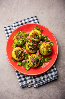 Hint usulü Tinda veya Tinde ki Sabzi Hint kabağı, yuvarlak kavun, Hint yuvarlak kabağı veya Hint bebek kabağı, doldurulmuş, karıştırılmış kuru veya köri tarifi olarak da bilinir.