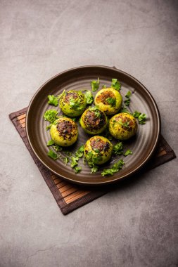 Hint usulü Tinda veya Tinde ki Sabzi Hint kabağı, yuvarlak kavun, Hint yuvarlak kabağı veya Hint bebek kabağı, doldurulmuş, karıştırılmış kuru veya köri tarifi olarak da bilinir.