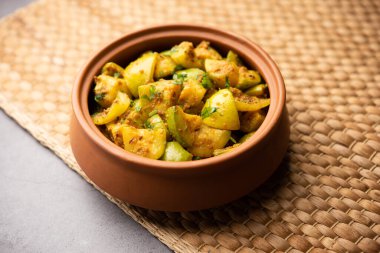 Hint usulü Tinda veya Tinde ki Sabzi Hint kabağı, yuvarlak kavun, Hint yuvarlak kabağı veya Hint bebek kabağı, doldurulmuş, karıştırılmış kuru veya köri tarifi olarak da bilinir.